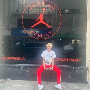 Meet your Posher, Raphael